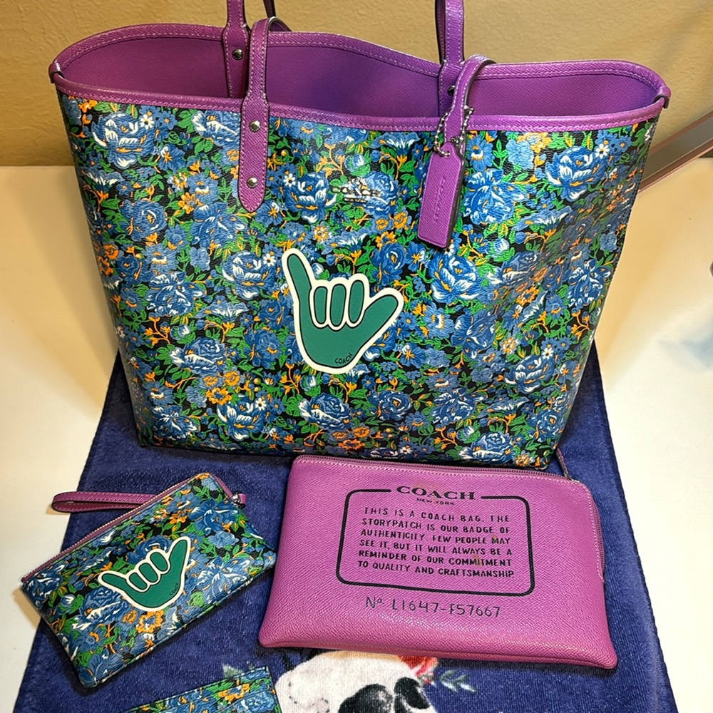 Authentic Coach Hang Loose LE 2017 reversible tote plus extras 4 pc